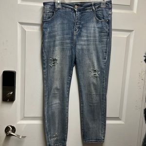 Previously loved Frank Lyman Bling Crops